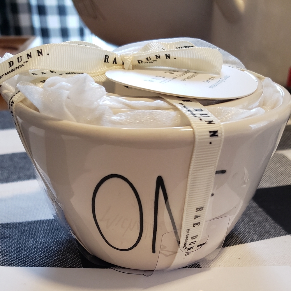 Rae Dunn Measuring cups